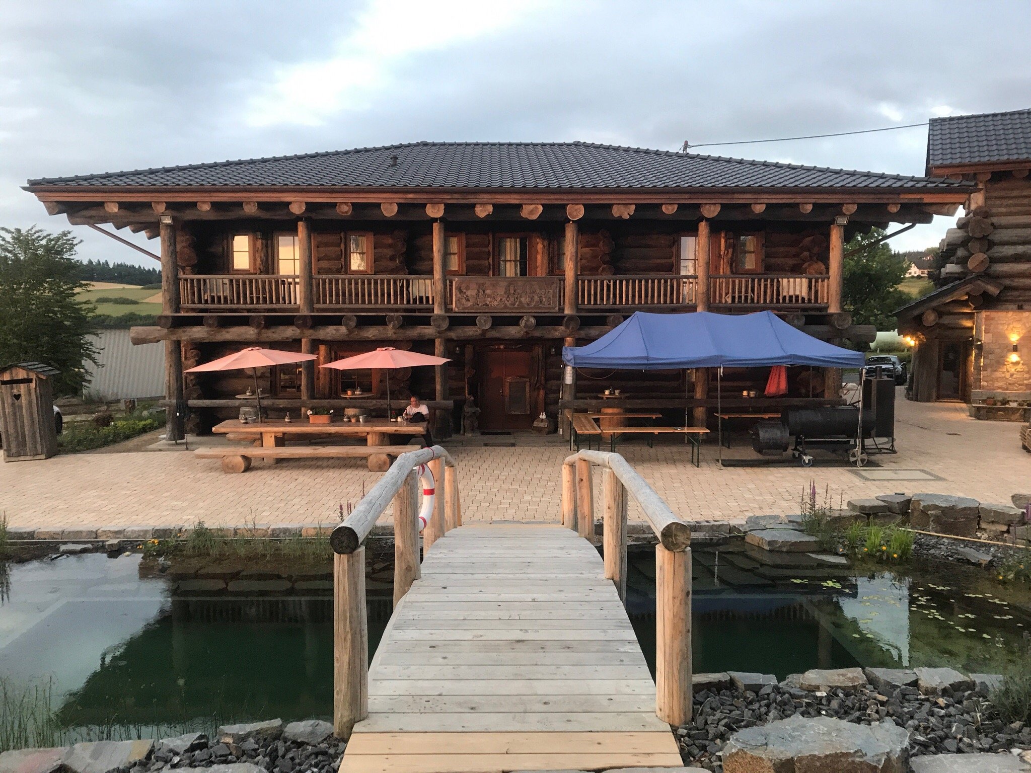 The Longhorn Saloon-官方