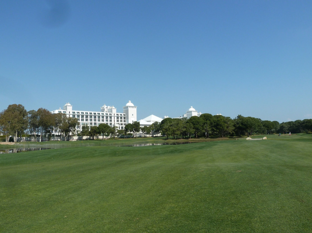 Tat International Golf Club景点图片