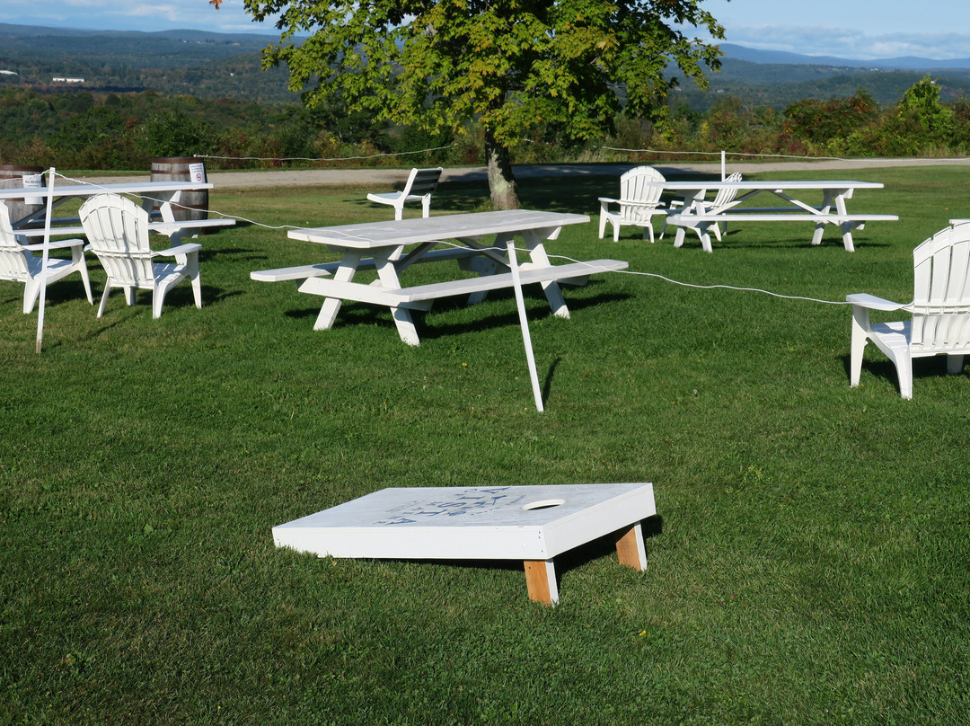 Vista of Maine Vineyard & Cidery Tasting Room-Greene必去景点