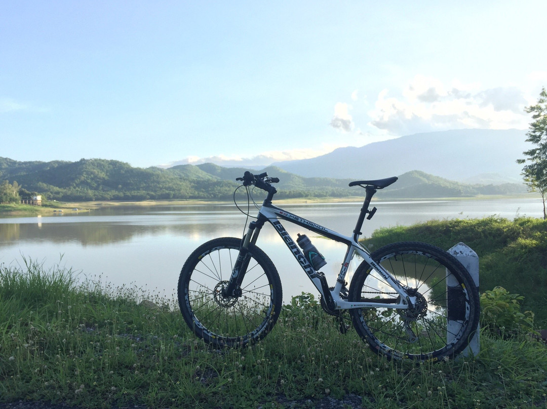 Huai Pa Daeng Reservoir景点图片