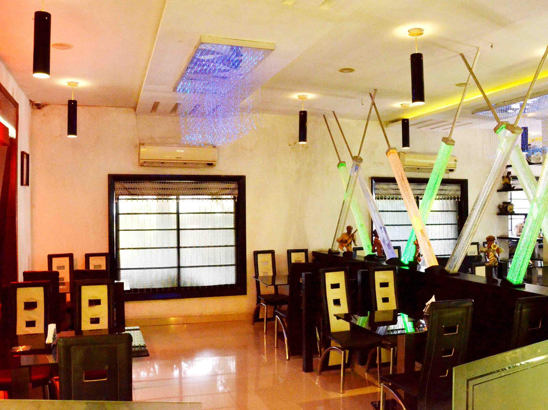 OYO 1563 Hotel Signature主图