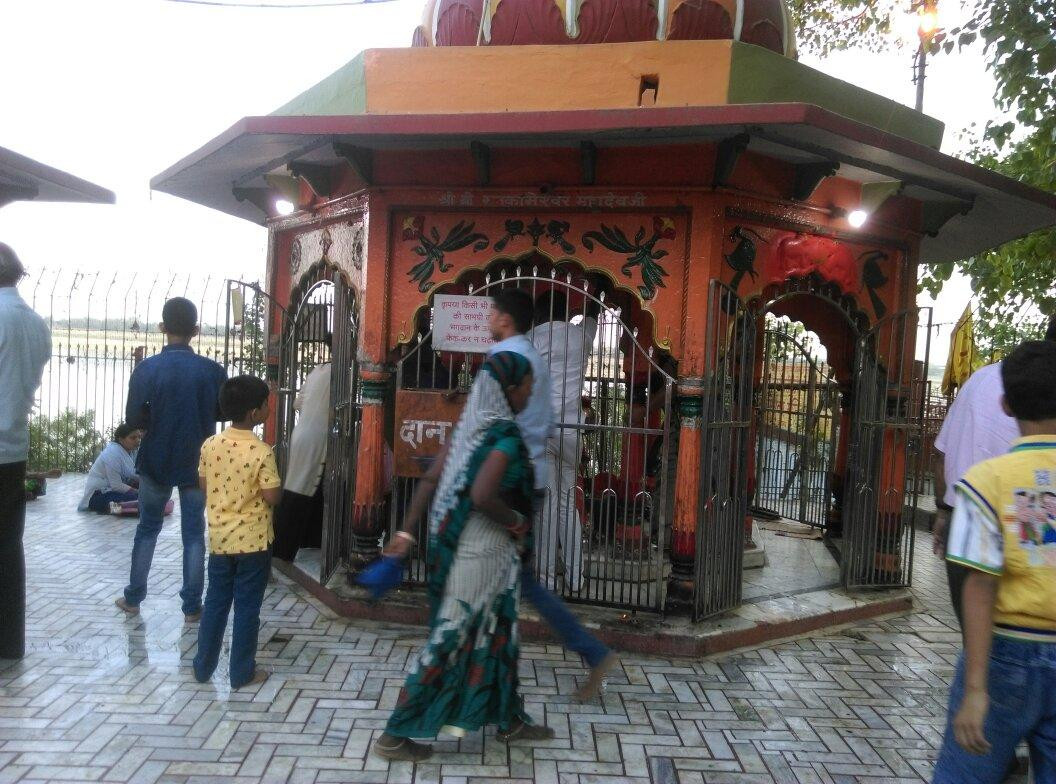 Mankameshwar Temple景点图片