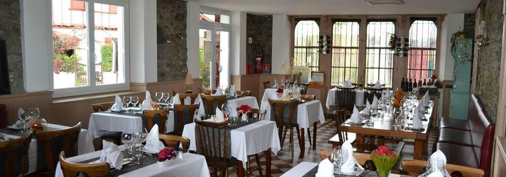 Larressore餐馆和美食-La Petite Auberge