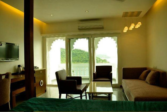 Rishabhdeo酒店住宿-Jaisamand Island Resort