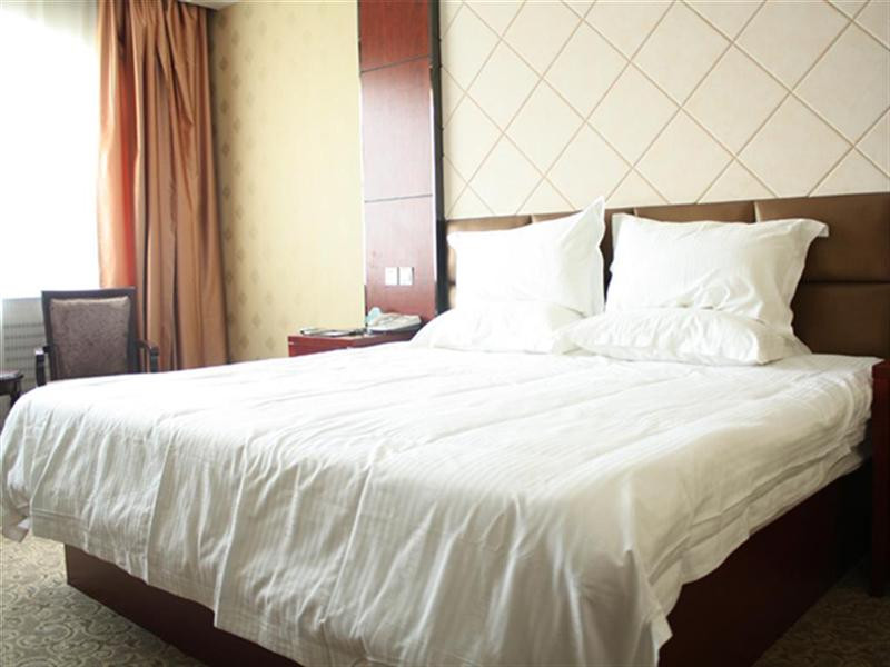 格林豪泰伊宁市阿合买提江路快捷酒店主图