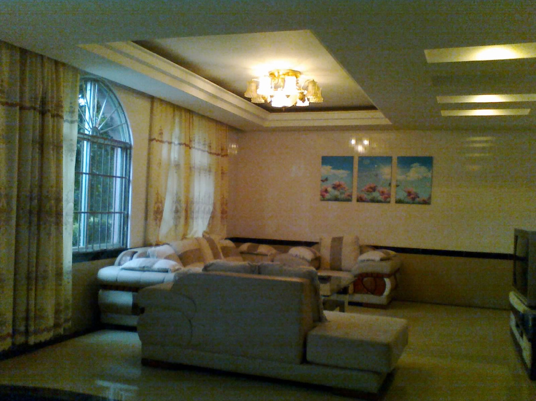 五星花园酒店主图