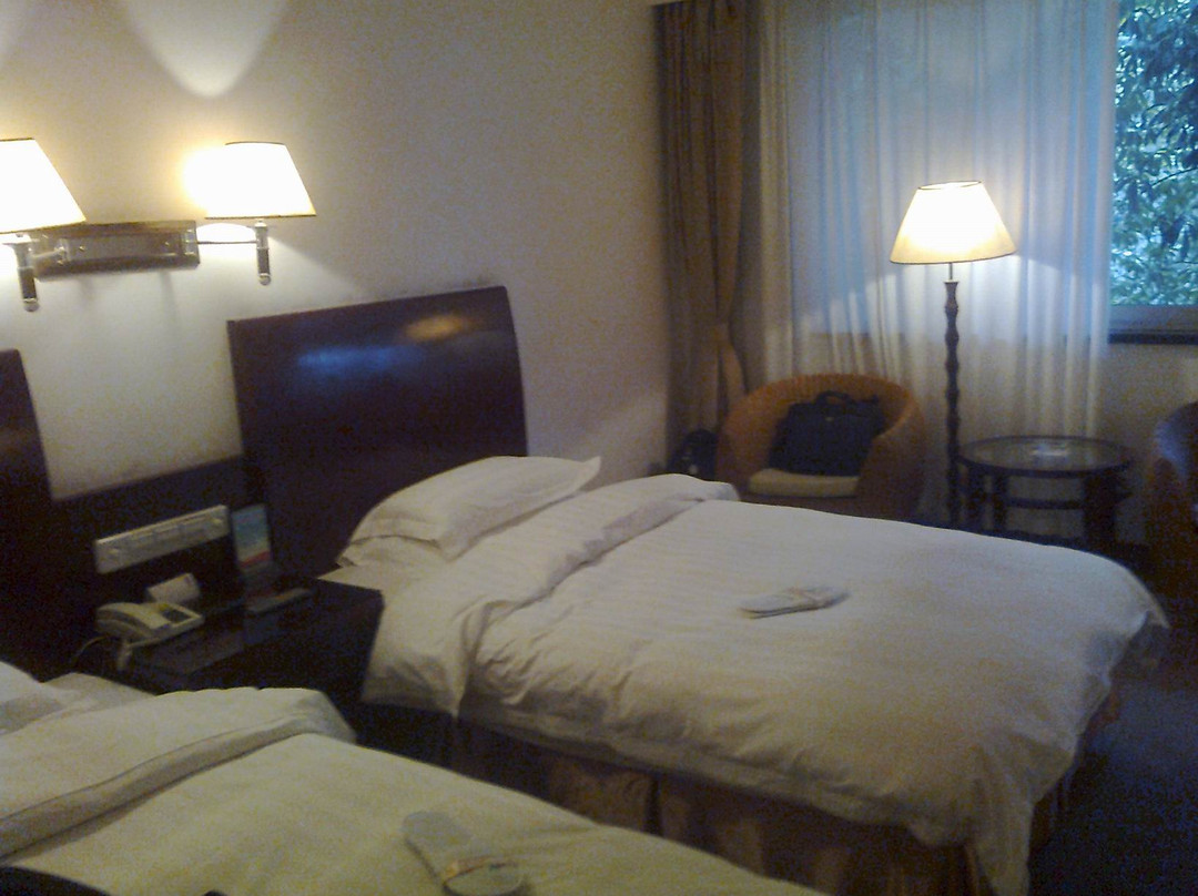 唐风露天温泉度假村主图