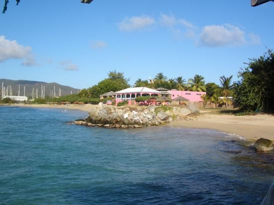 Fischer's Cove Beach Hotel主图