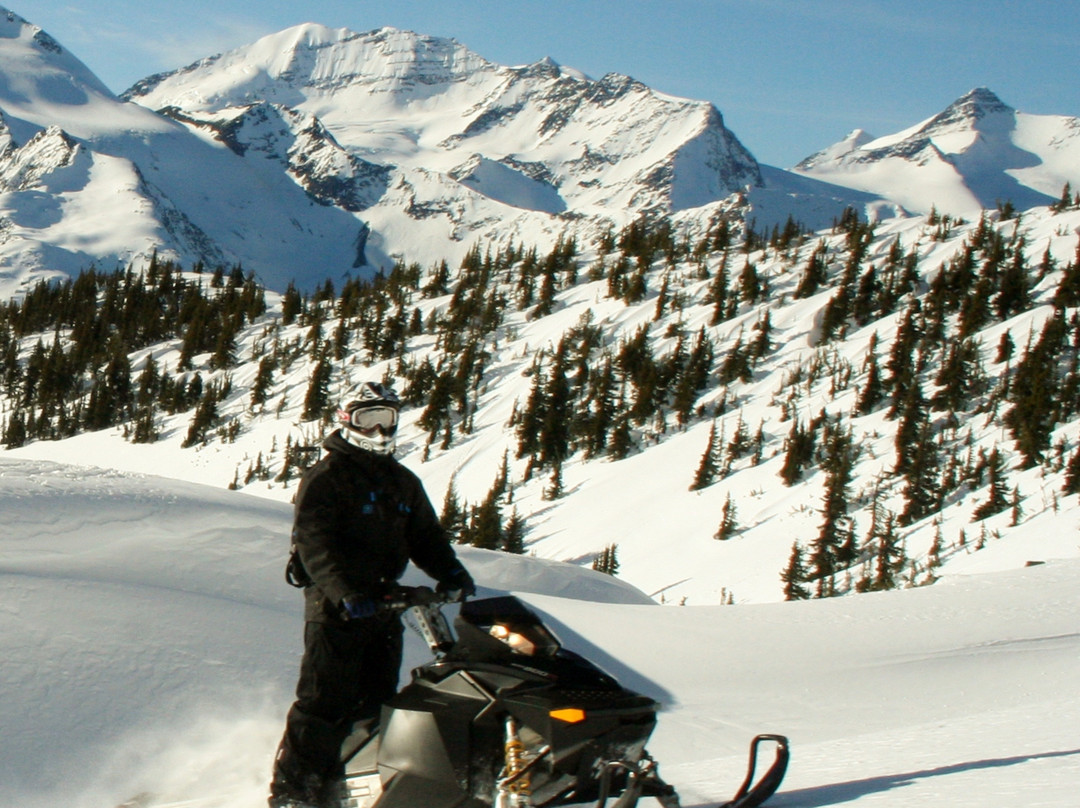 Rocky Mountain Riders-戈尔登必去景点