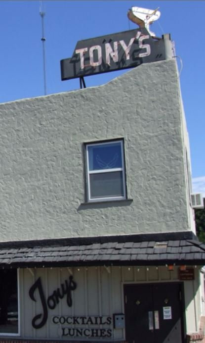 Walnut Grove餐馆和美食-Tony's Place