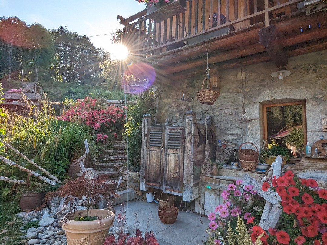 Sur le Coux, table et chambre d 'hôte主图