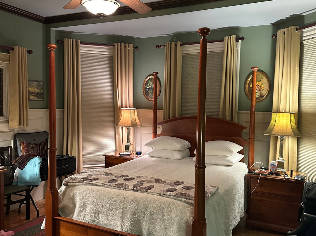 Ash Street Inn主图