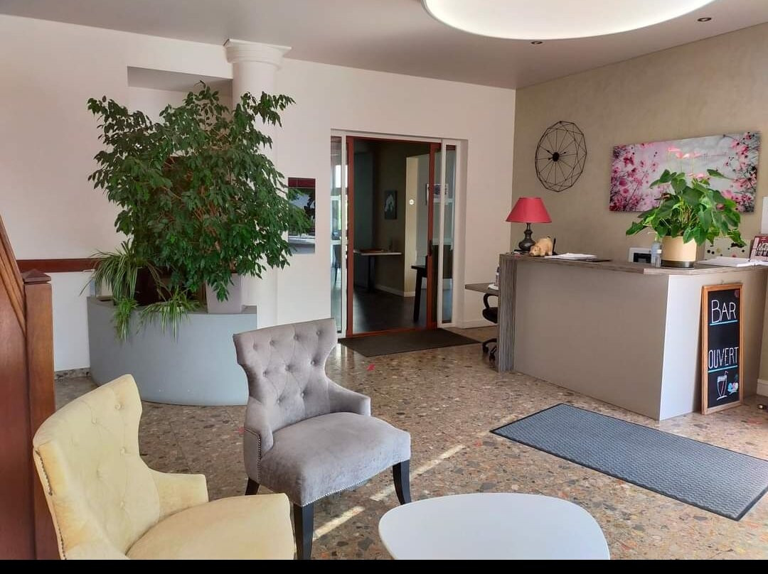 Hotel Le Saint-Nazaire主图