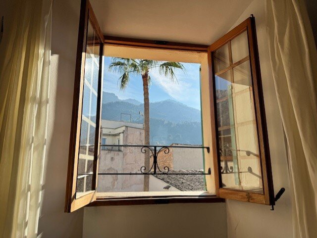 坎四月酒店主图