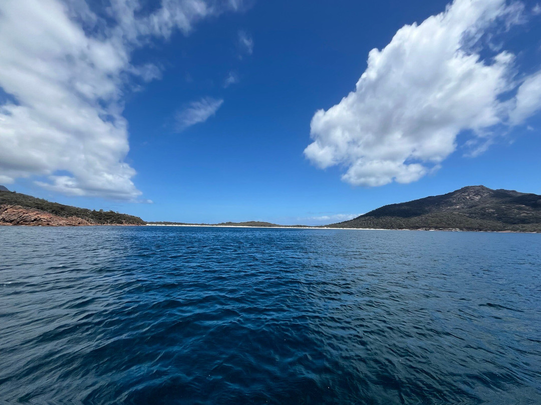 Wineglass Bay Cruises-科尔斯湾必去景点