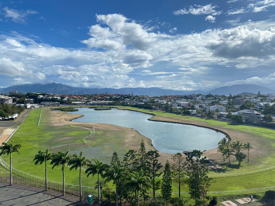 诺美亚华美达广场酒店主图