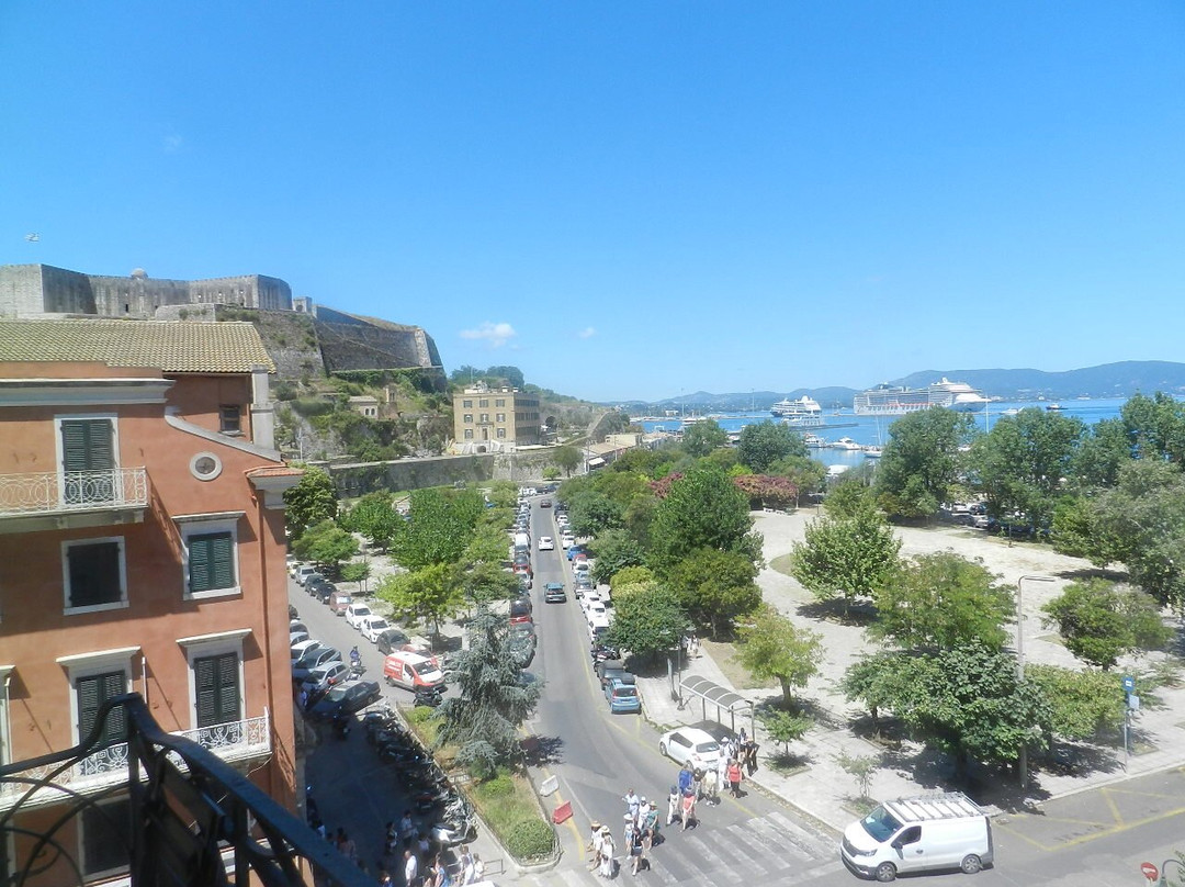 康斯坦缇诺波利斯酒店主图