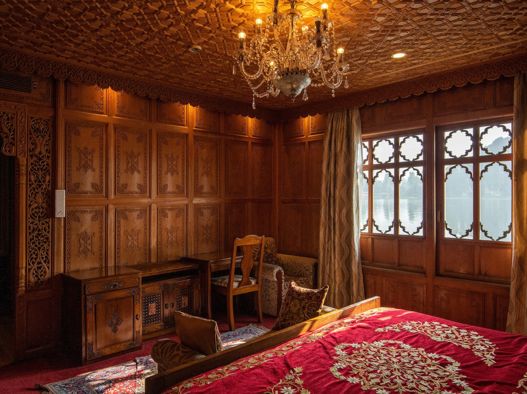 Mascot Houseboats主图