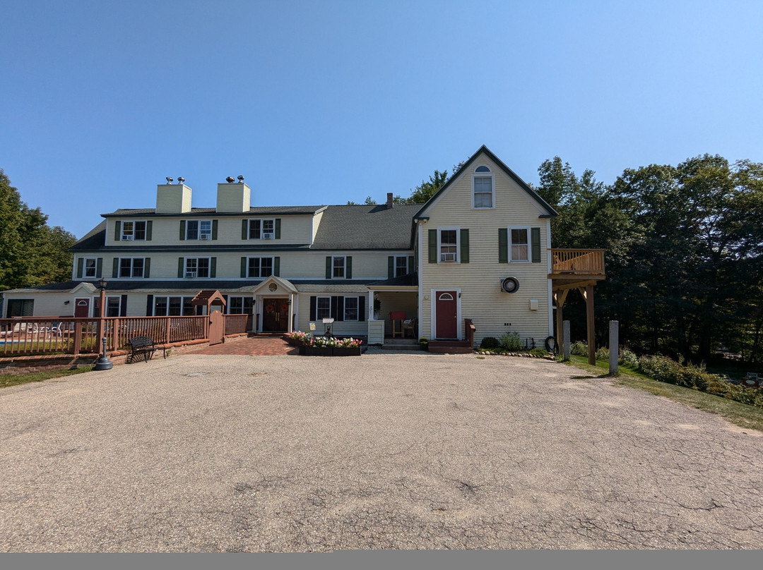 Inn At Ellis River主图