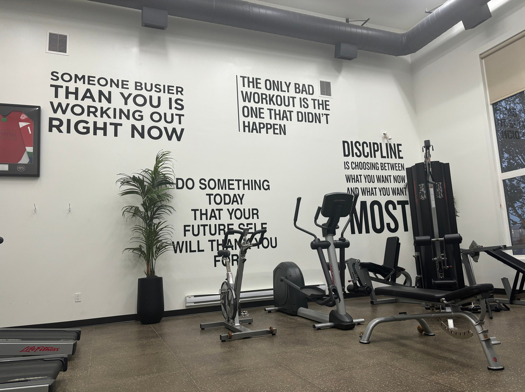 Microtel Inn & Suites by Wyndham Weyburn主图