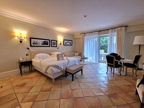 勒马德皮埃尔酒店主图