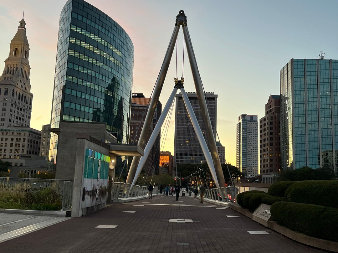 Mortensen Riverfront Plaza-哈特福德必去景点