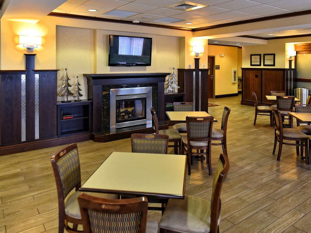 Hampton Inn Geneseo主图