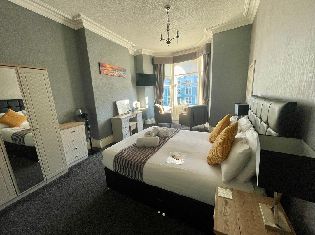 Milverton House主图