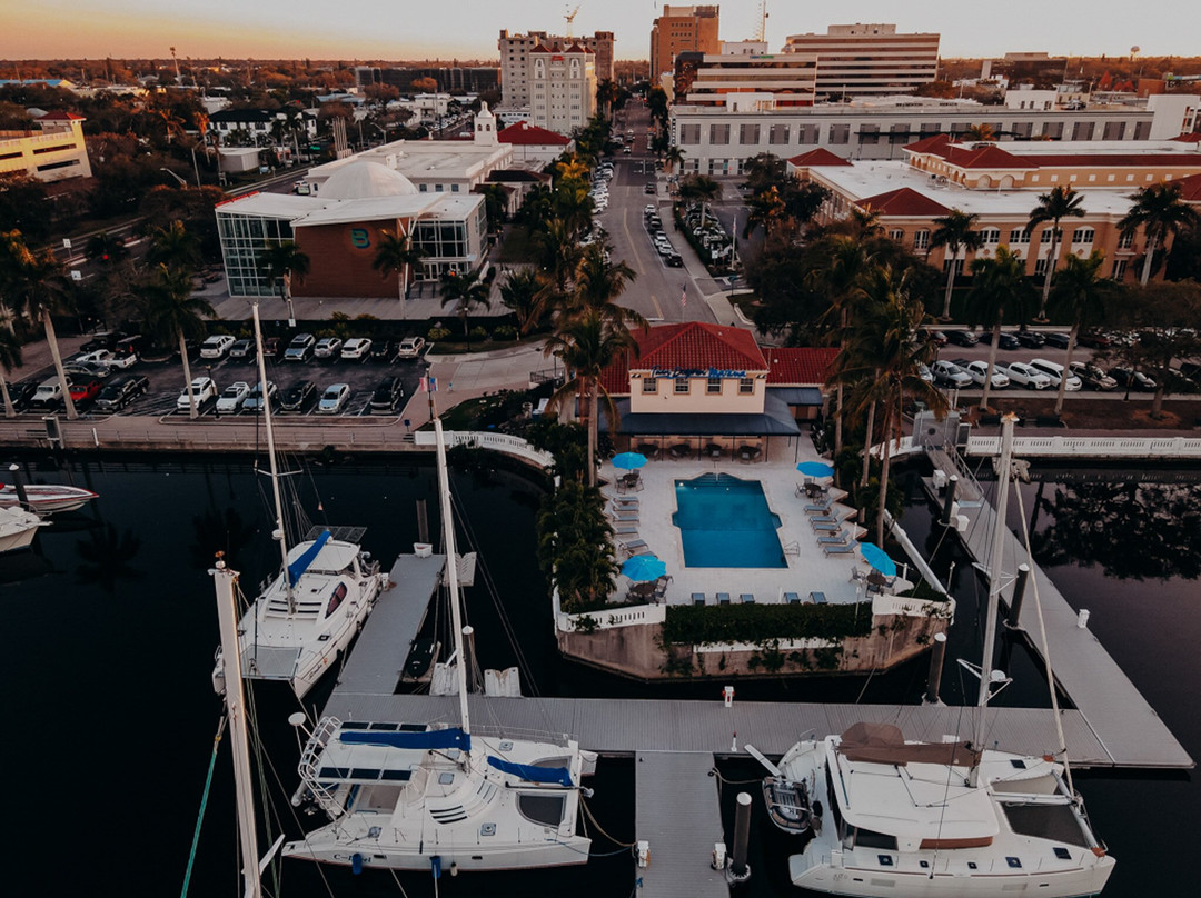 Twin Dolphin Marina-布雷登顿必去景点