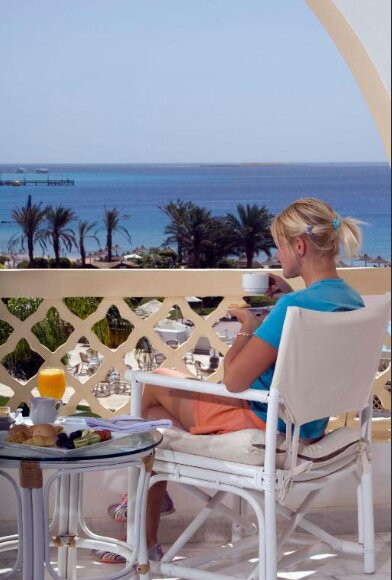 萨尔哈什古宫度假酒店主图