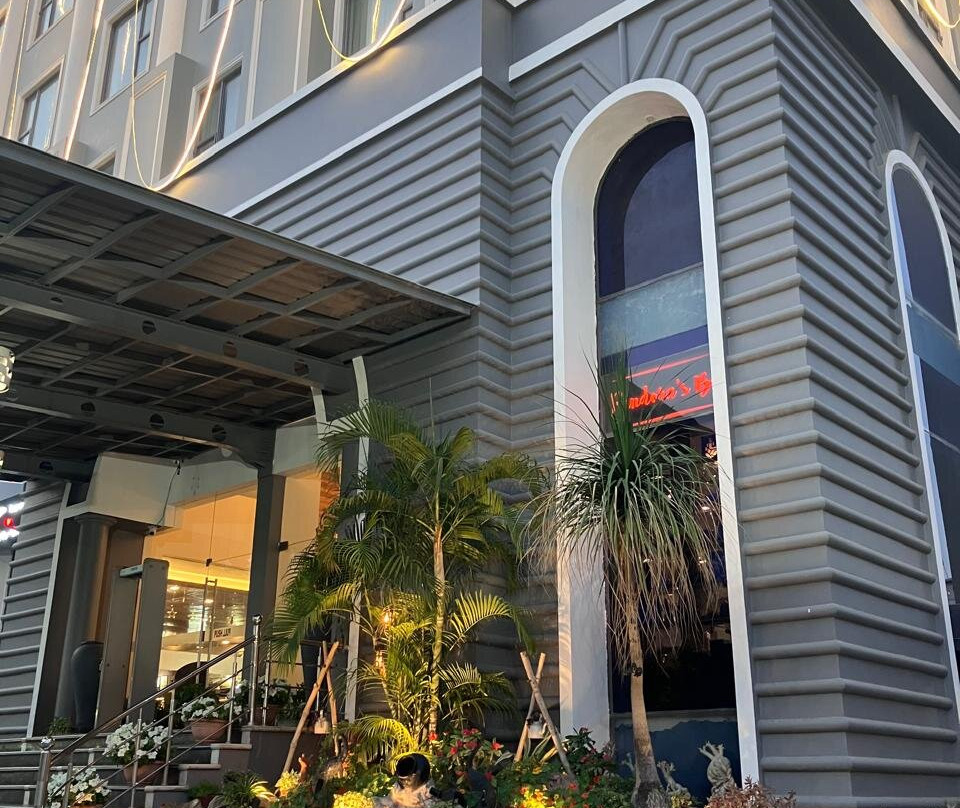 The Legend Hotel Prayagraj主图