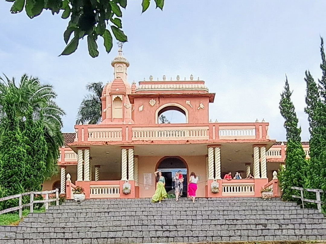 Hospedaria Nova Gokula - Lótus --Pindamonhangaba必去景点