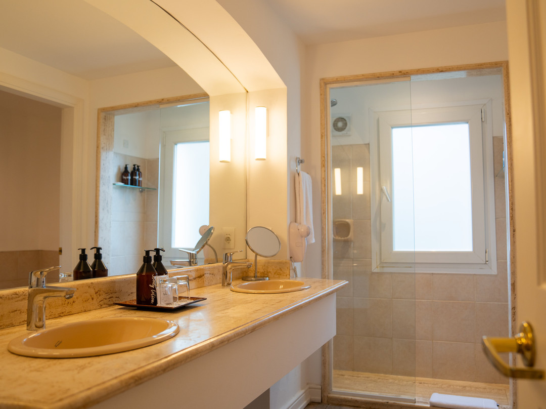 Hotel L'Auberge主图