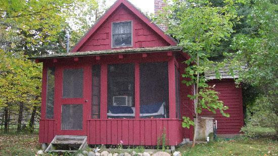 Whispering Waters主图