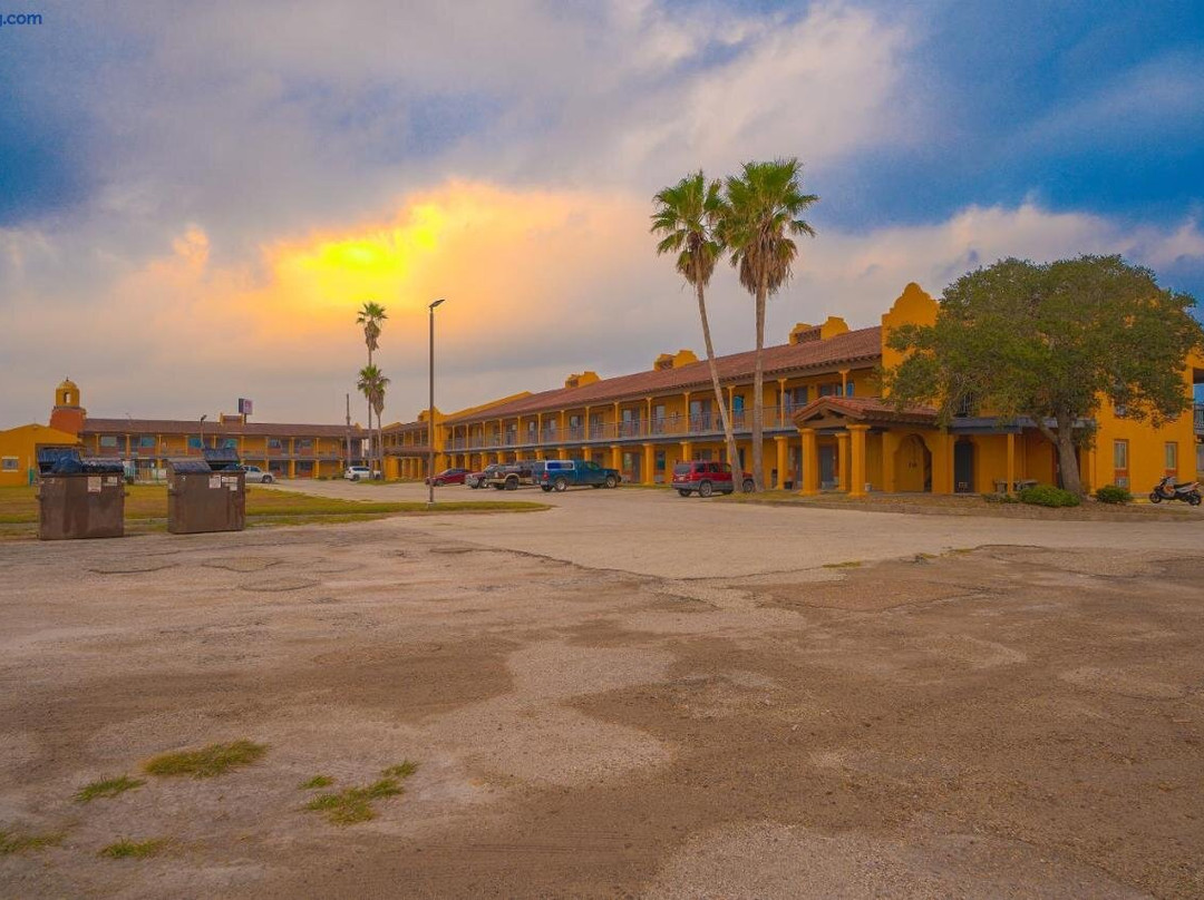 OYO Hotel Kingsville - Hwy 77