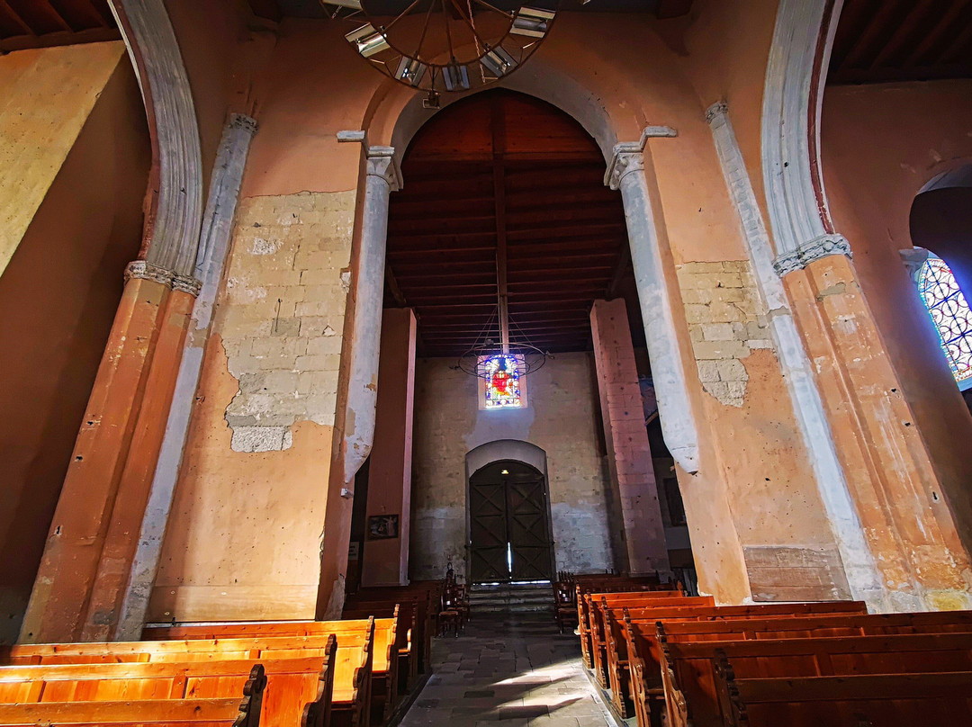 Eglise Saint Pierre-Frontenay-Rohan-Rohan必去景点