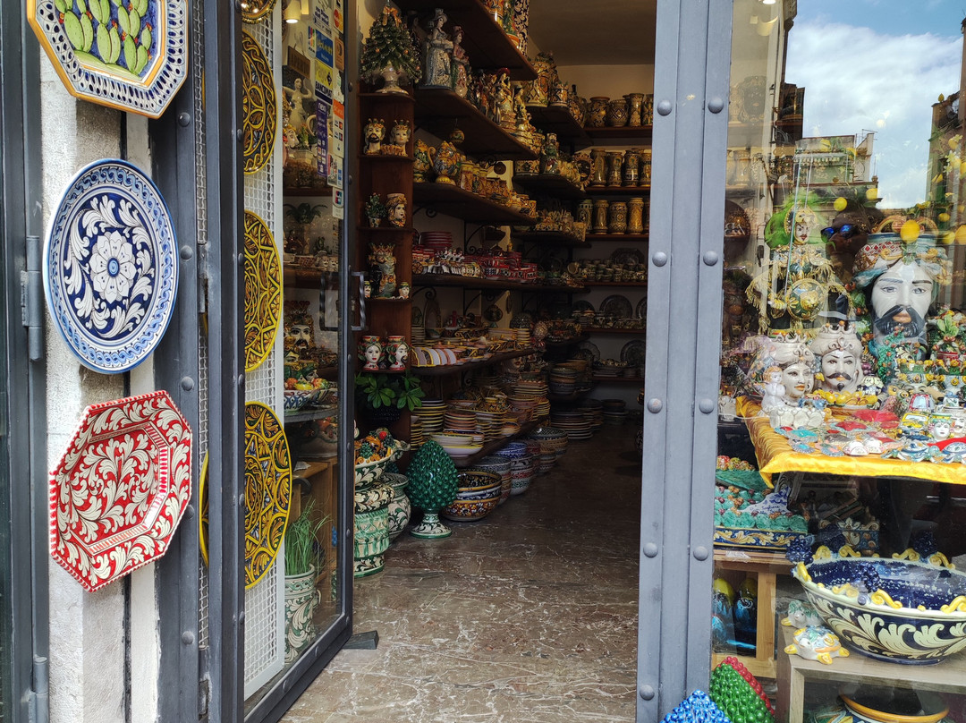 Ceramiche Dell'Artigianato Siciliano Managò-陶尔米纳必去景点
