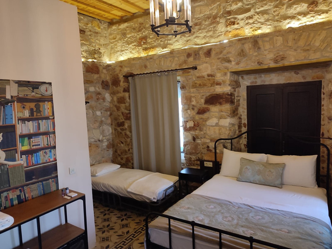 Nills Stone House主图