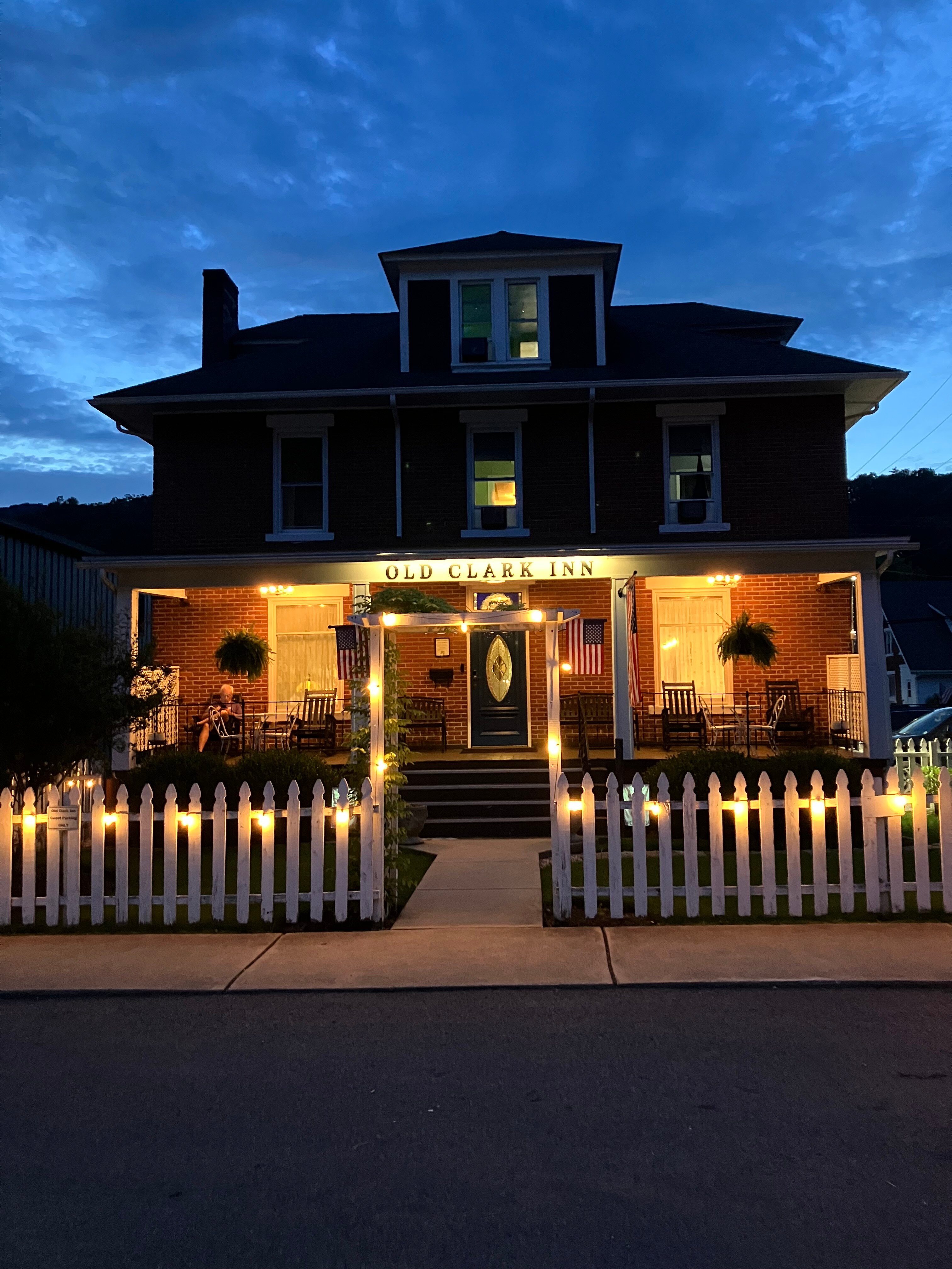 Old Clark Inn-官方
