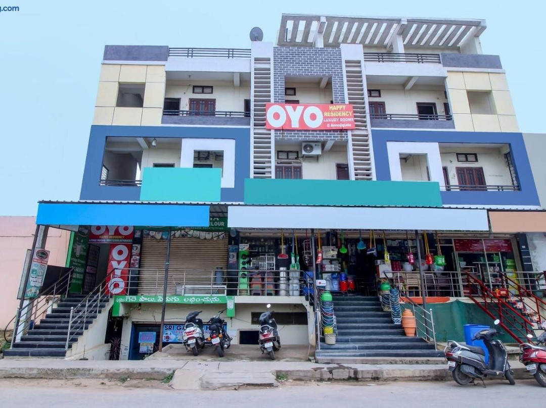 OYO Flagship 80556 Happy Residency