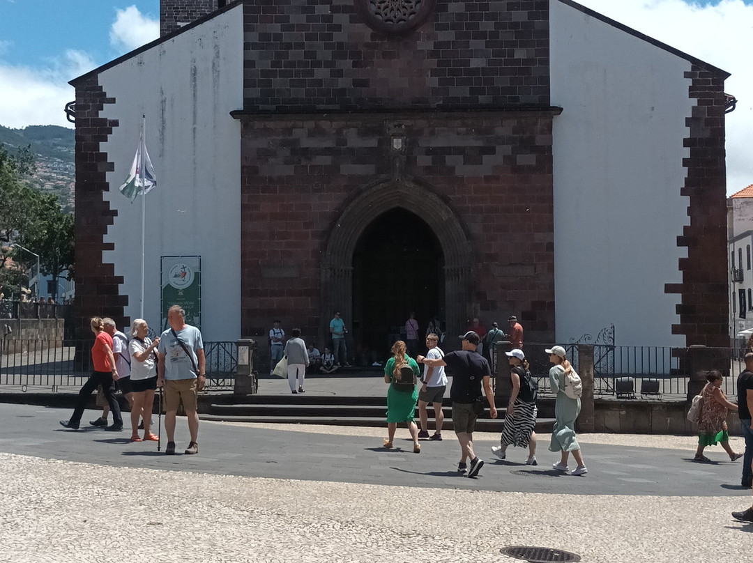 Cathedral of Our Lady of the Assumption-沙尔必去景点