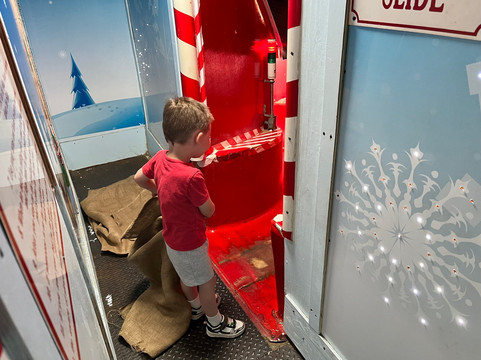 North Pole - Santa's Workshop-Cascade必去景点