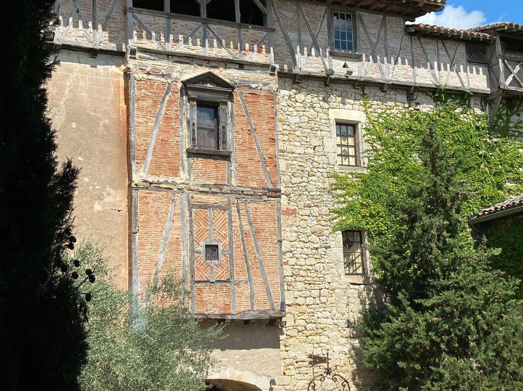 Chateau de Mauriac-Senouillac必去景点