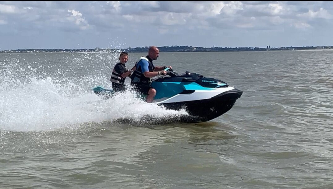 Extreme Jet 33-Le Verdon Sur Mer必去景点