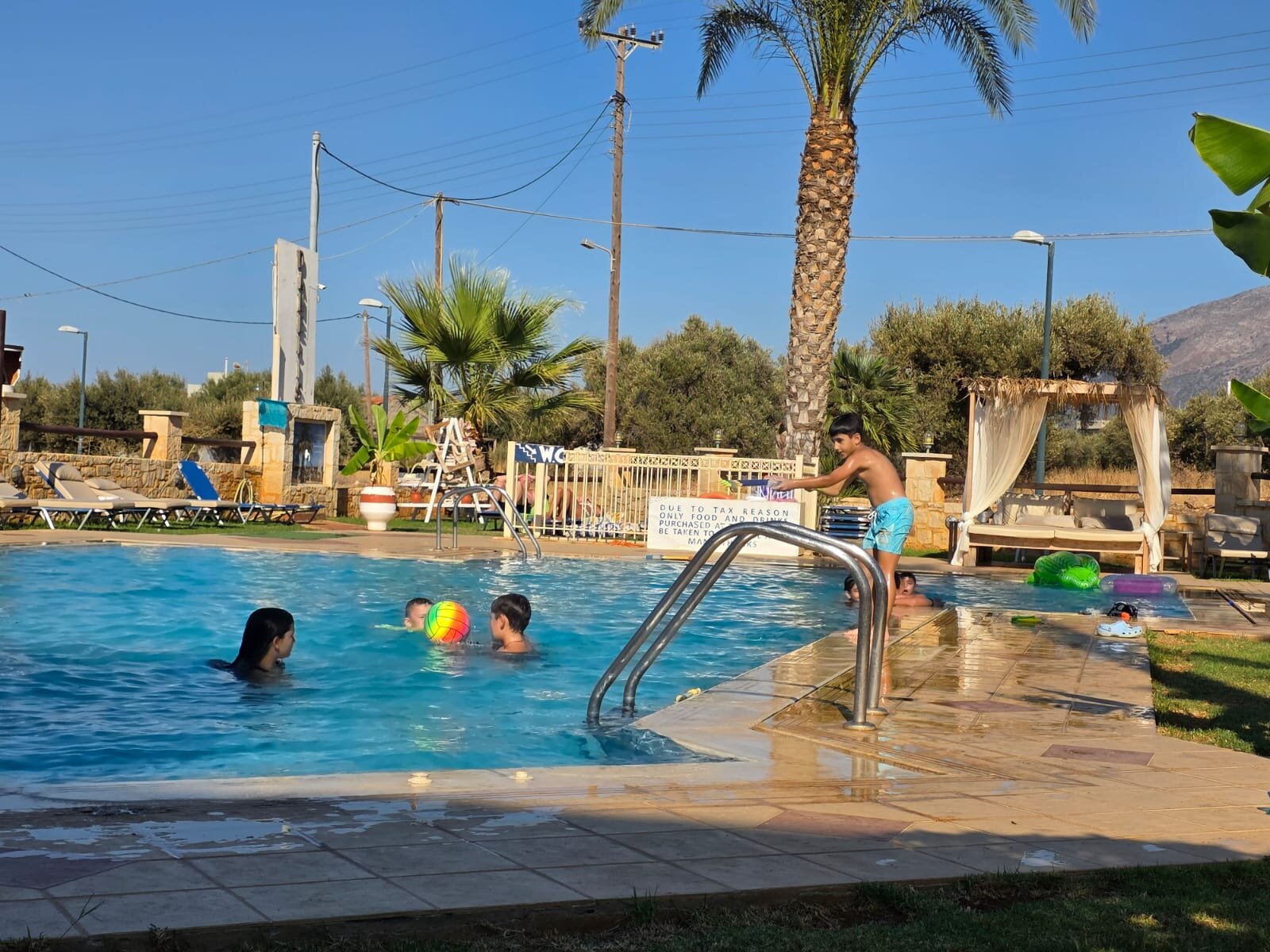 Danelis Studios & Apartments-泳池