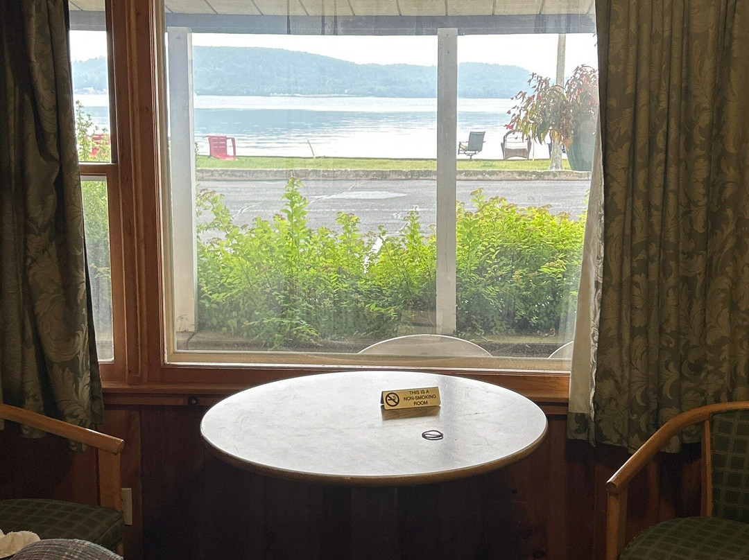 日落湾汽车旅馆主图