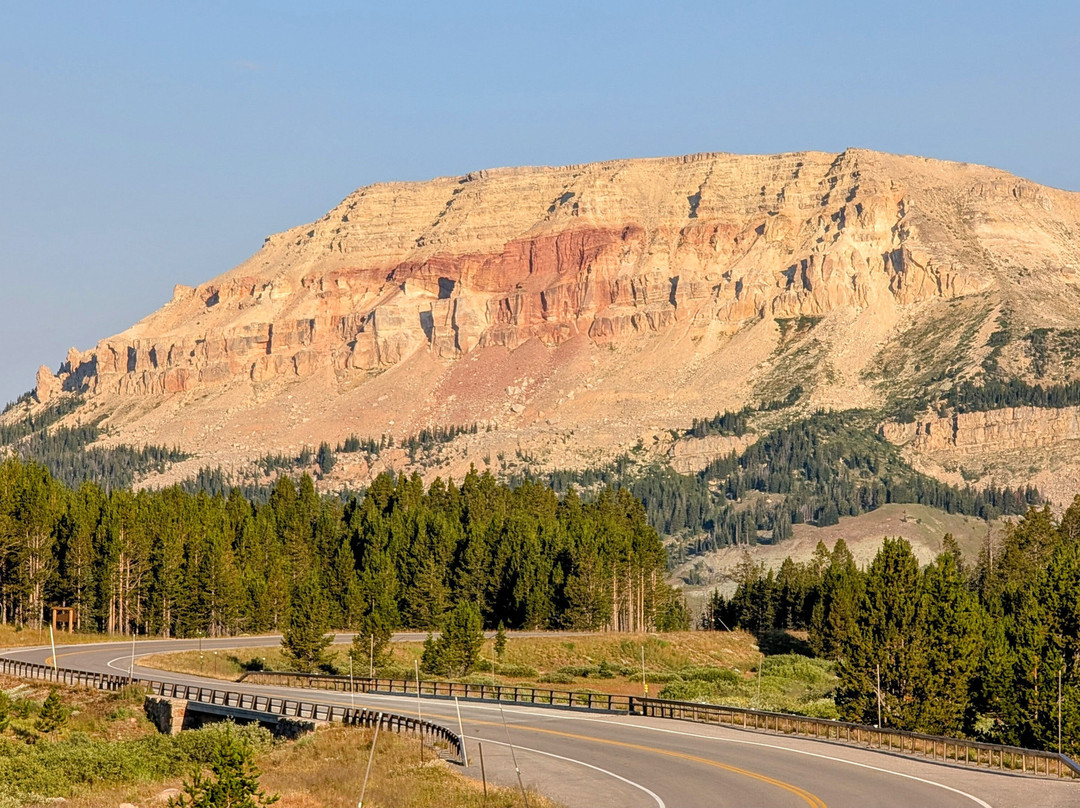 Top of the World Resort along Beartooth Highway主图