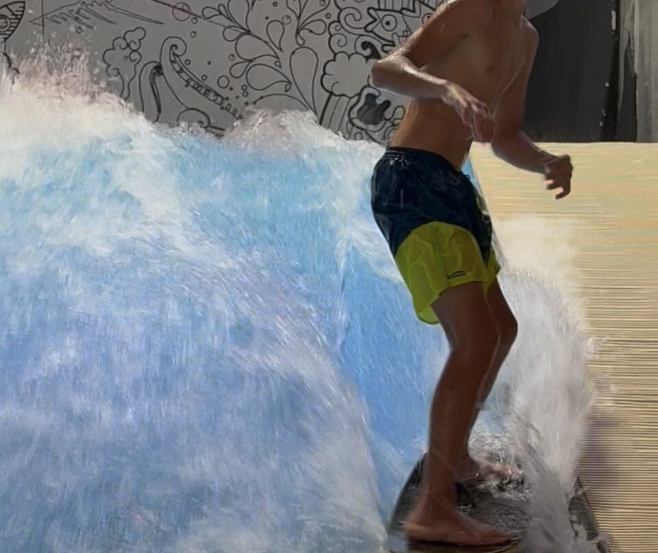 Wave Surf Café-佩皮尼昂必去景点