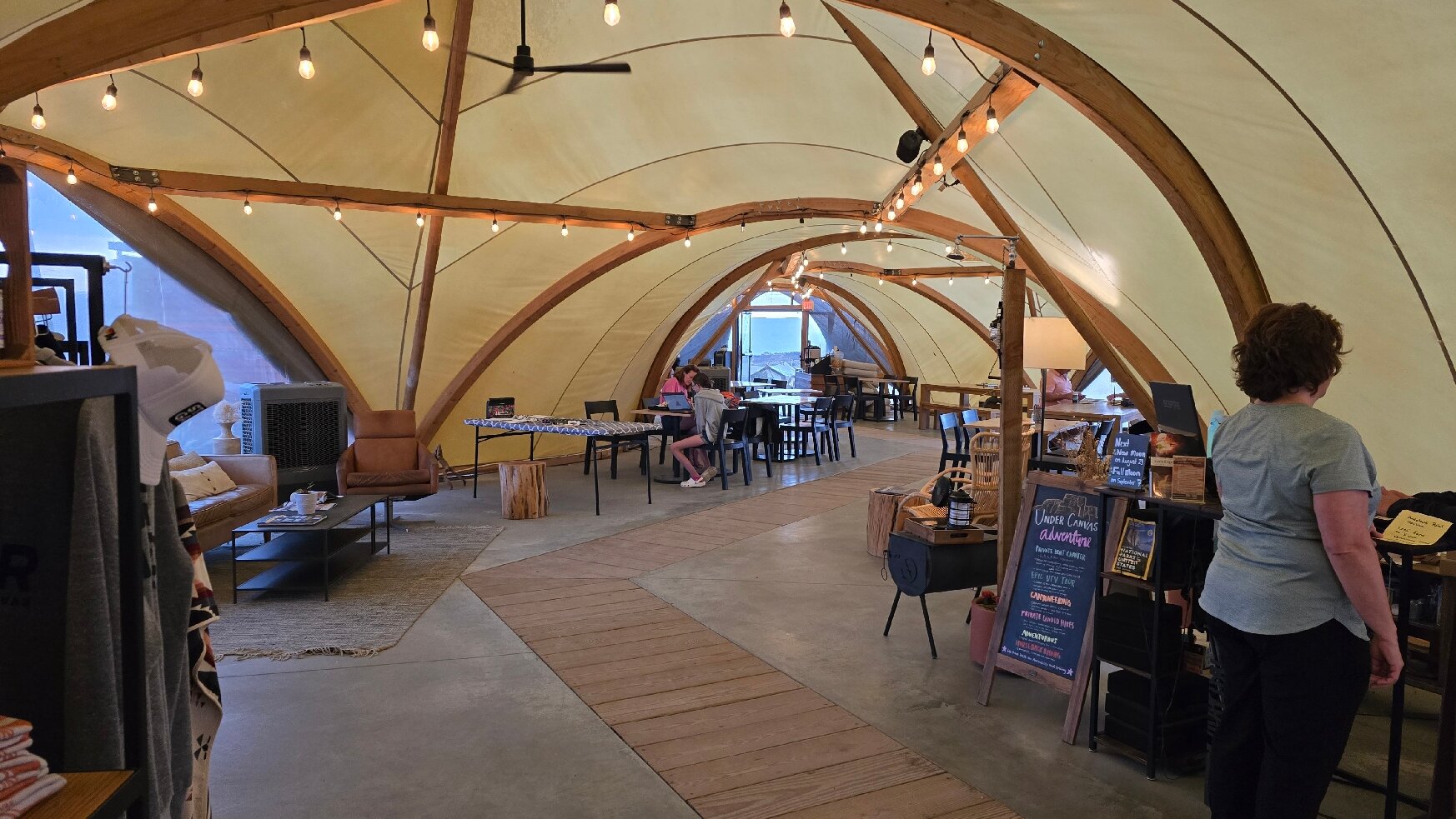 Under Canvas Lake Powell – Grand Staircase-官方