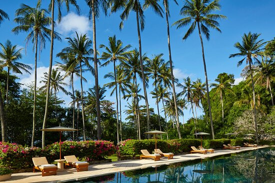 阿曼其拉度假酒店主图